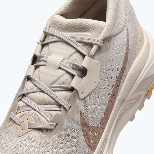 Кросівки для бігу жіночі Nike ACG Zegama cream ii/light orewood brown/diffused taupe