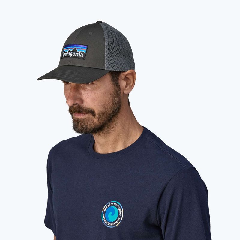 Бейсболка Patagonia P-6 Logo LoPro Trucker кузня сіра 3