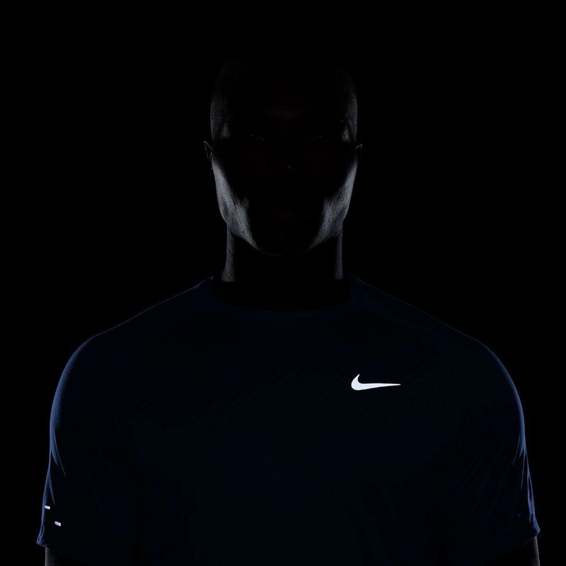 Чоловіча бігова футболка Nike Stride ADV royal pulse 4