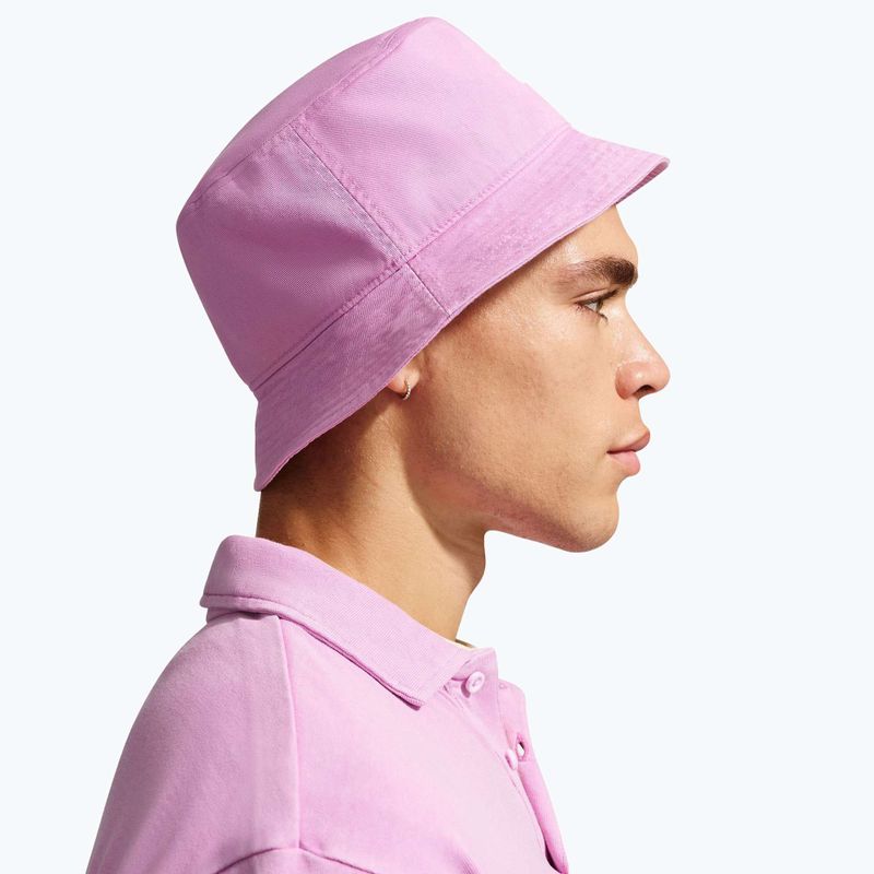 Капелюх Nike Apex Futura light magenta/white 4