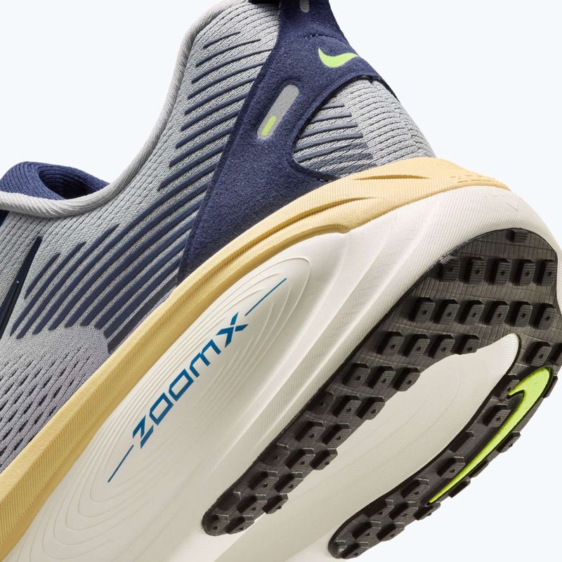 Кросівки для бігу чоловічі Nike Vomero 18 wolf grey/pewter/sail/midnight navy 6